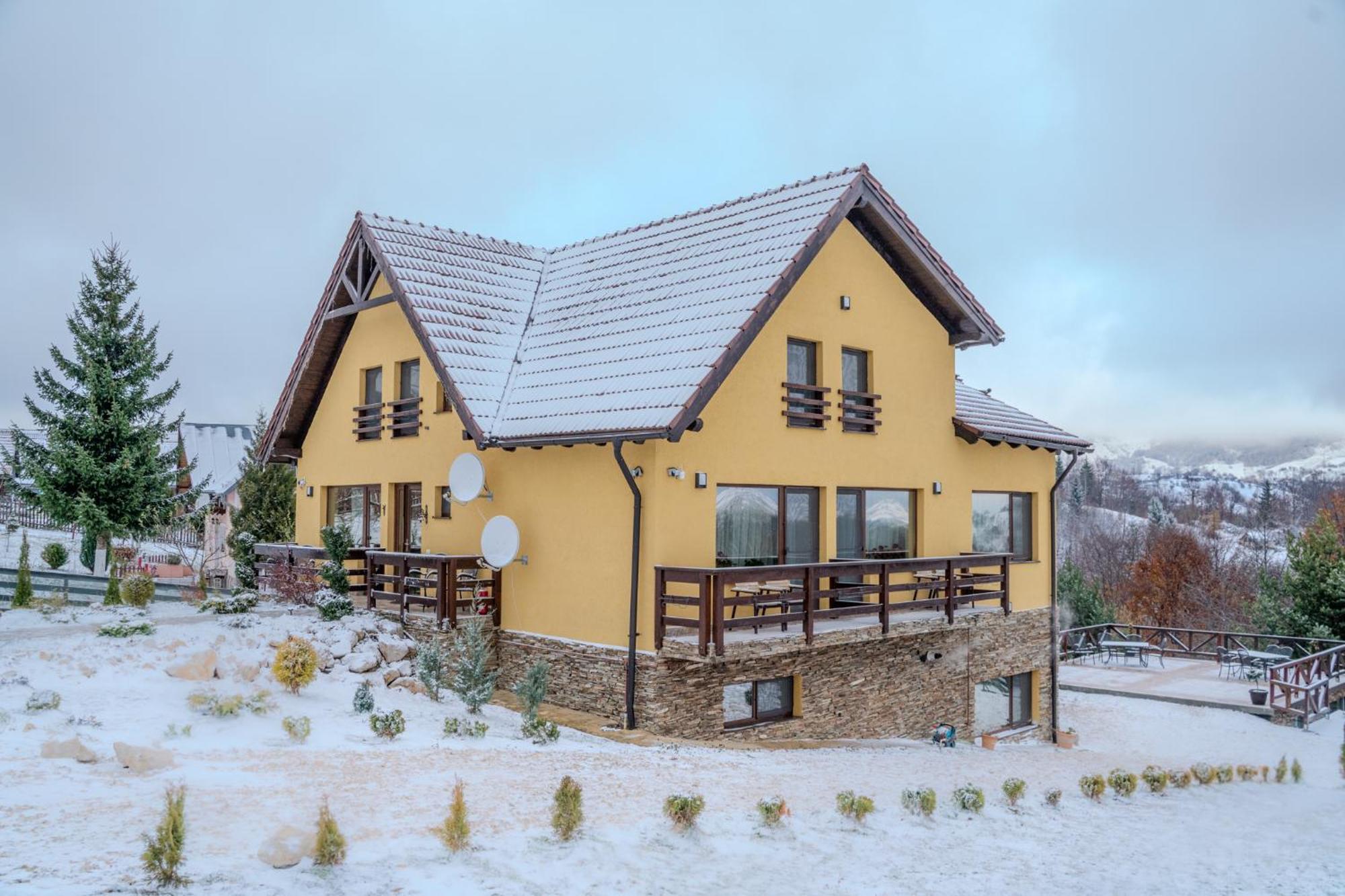 Transylvanian Views Lodge *